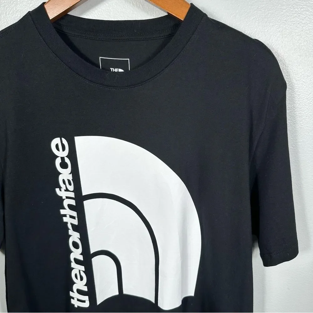 The North Face Men’s Jumbo Short Sleeve Half Dome Logo Tee Size Medium Casual